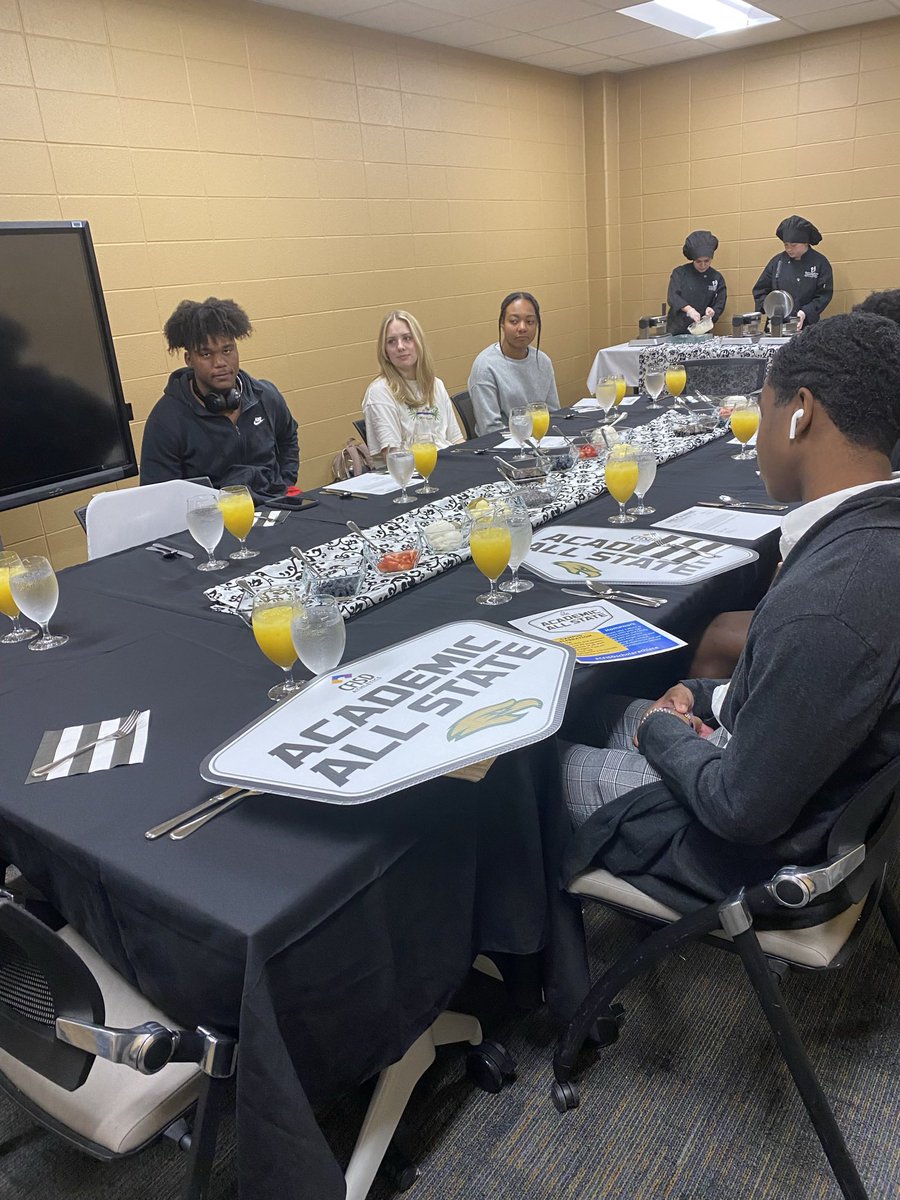 cyfallshs's tweet photo. Such a wonderful breakfast celebrating our academic all state students. https://t.co/Y06qJWZeFv