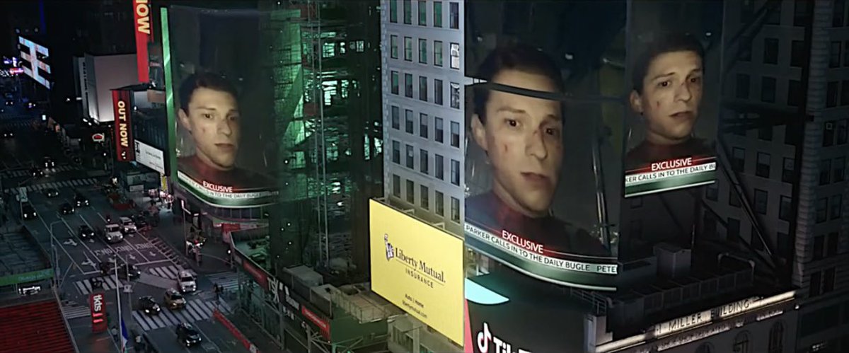 Jonas_Ponte's tweet photo. Novas imagens de #SpiderManNowWayHome  ,revelando Peter no telão muito machucado ,já na outra temos a luta contra Doutor Estranho.

Homem Aranha sem volta para casa tem nova imagem divulgada ,nela veremos a máscara do Duende Verde quebra .
Gostaram deixe sua opinião ? https://t.co/ZGckvjCK45