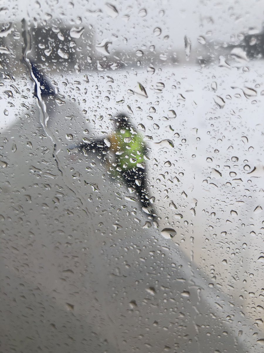 ddprincess72's tweet photo. Winter Operations is upon us! Snow doesn’t stop this team from working safely! Great job FSD UGE team! #SafetyFirst #safetyiownit #lifeofadeicer @ORDAOQC @kennyjets67 @JohnK_UA @AshleyM_UA https://t.co/92ONGy9PNS