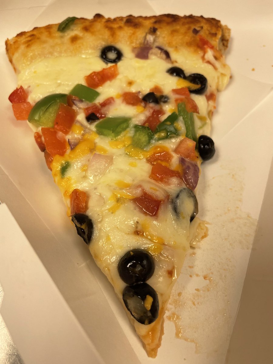 Yummy veggie pizza in the snack bar 😋😋⁦<a href="/SumnerSpartans/">Sumner High School</a>⁩