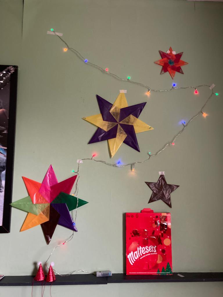 WoodcoteHouse's tweet photo. The dorm decorating competition was taken very seriously & the boys made a huge effort to impress the judges! The winner was Back but Pelicans 3, Blue & Little Top also need a mention. Merry Christmas! #dormdecorating #boardingfun #@GoodSchoolsUK @BSAboarding @muddysurrey https://t.co/TIylgsnjId