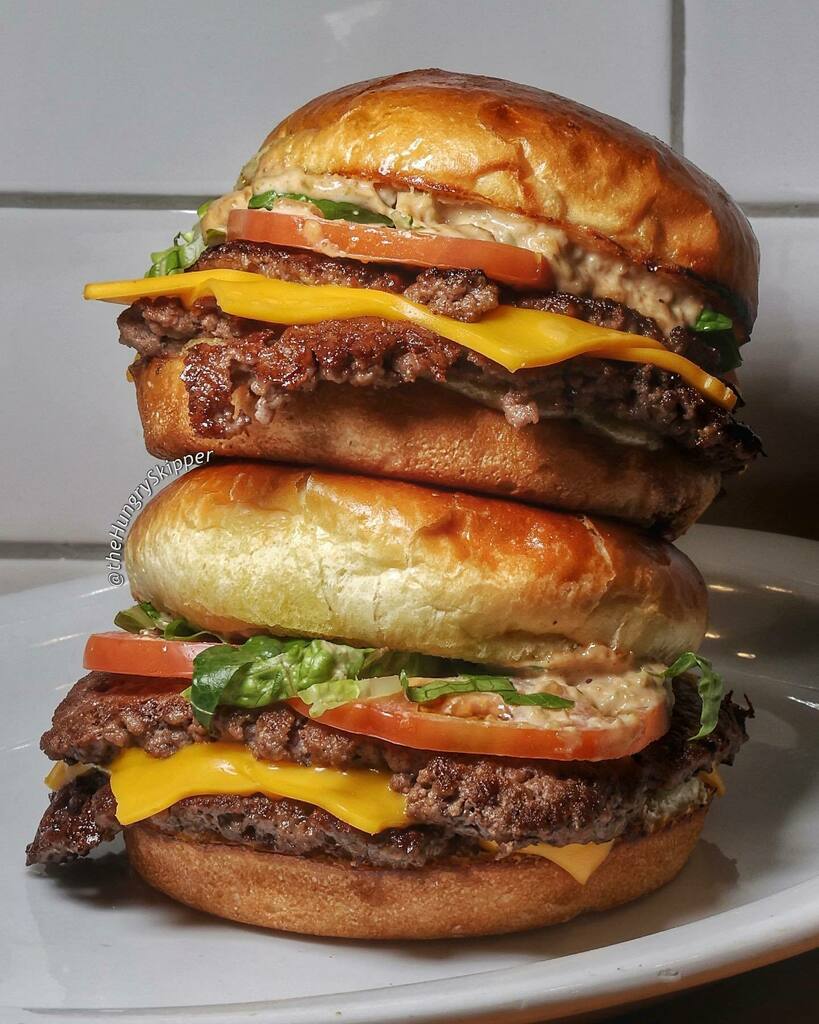 dontpanix's tweet photo. @chefwilllustberg and the @crotonnyc team have done it again, opening up the latest smashburger specialty restaurant, @handcraftburgers  by Bryant Park on 40th and 6th.

Handcraft Burgers &amp; Brew specializes in fresh, never frozen, @certifiedangusbeef gou… https://t.co/8SOOko4Kz0 https://t.co/eR2g1dHgRg