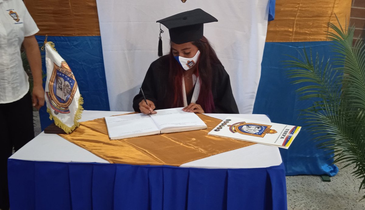 AmazonasNucleo1's tweet photo. El #NUCLEOAMAZONAS1, celebró el Acto de Grado  "Promocion de Generaciones José Antonio Abreu Anselmi" dónde egresaron profesionales: 04 Ing. Agronómica, 03 Ing. Civil, 03 Ing. Sistema, 03 Licd. Administración G.M, 01 TSU en Enfermería y 01 Maestría en Gerencia Ambiental. https://t.co/T8TAi9MQSW