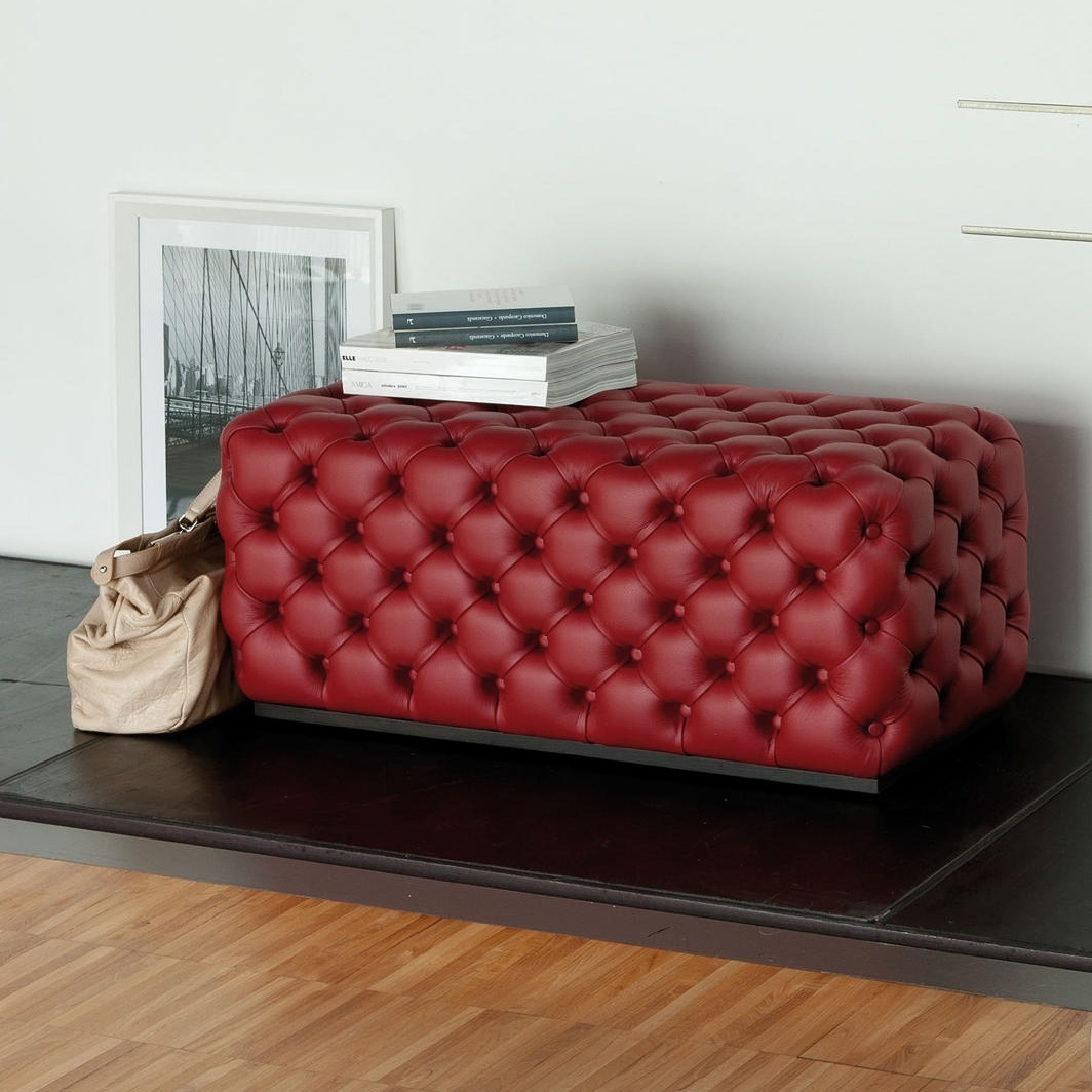 EverythingButO3's tweet photo. Capitonné button-tufted poufs, choose from an extensive collection of fabrics and leathers.
#interiordesign #worldofinteriors #LuxuryInterior  #ContemporaryInteriors #ottoman #pouf  ⁠#dreaminterior #interiordesigners #livingrooms   #luxurylivingroom #interiorstyling https://t.co/KxIWLCf8k9