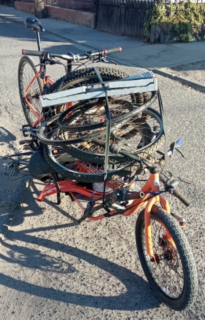 CicloLumpen's tweet photo. Muchas gracias a quienes han donado bicicletas y repuestos para el proyecto con niñas, niños y adolescentes de Maipu. Estamos en etapa de reparación y esperamos pronto volver al campamento. Gracias!!!😘😘😘😘 https://t.co/RDS0iJbV11