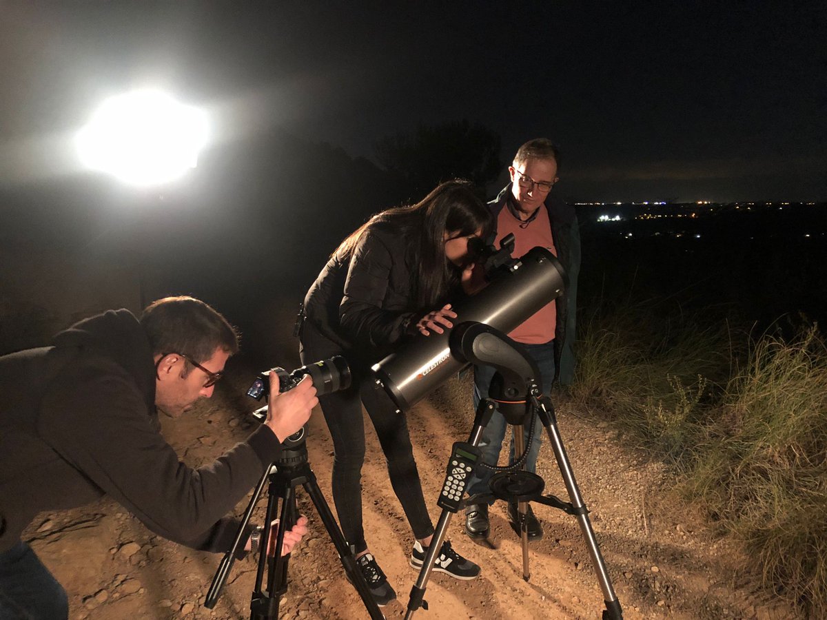 escarabajoTVE's tweet photo. Vivimos en ciudades sobreiluminadas. Hace tanto tiempo que hemos iluminado la noche, que nos hemos olvidado que la noche es oscura.
👉"Una historia para no dormir" 17/Dic 18:10 (17:50 Cat) @la2_tve
@CienciaRTVE @rtveplay @EnricMarcoSoler
@ebdonana @Dr_Estivill @celfosc #Gohnic https://t.co/TnutTftaRl