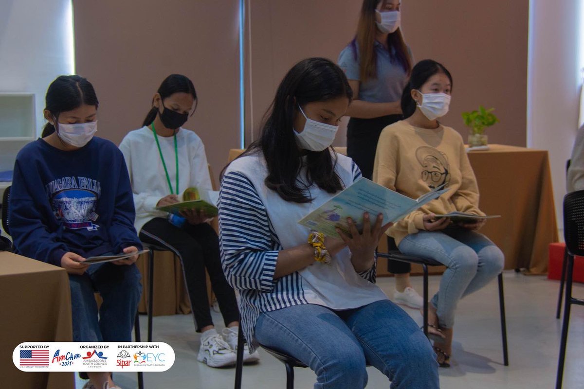 USAYCkh's tweet photo. Grateful for the opportunity to conducted two workshops under our new project, Bandos! The project fostered literacy capacity, teamwork and created an interactive environment for young children and volunteers in EYC to further develop themselves. #AmCam2021 #USAYCkh #Reading https://t.co/4cgJcR9xVg