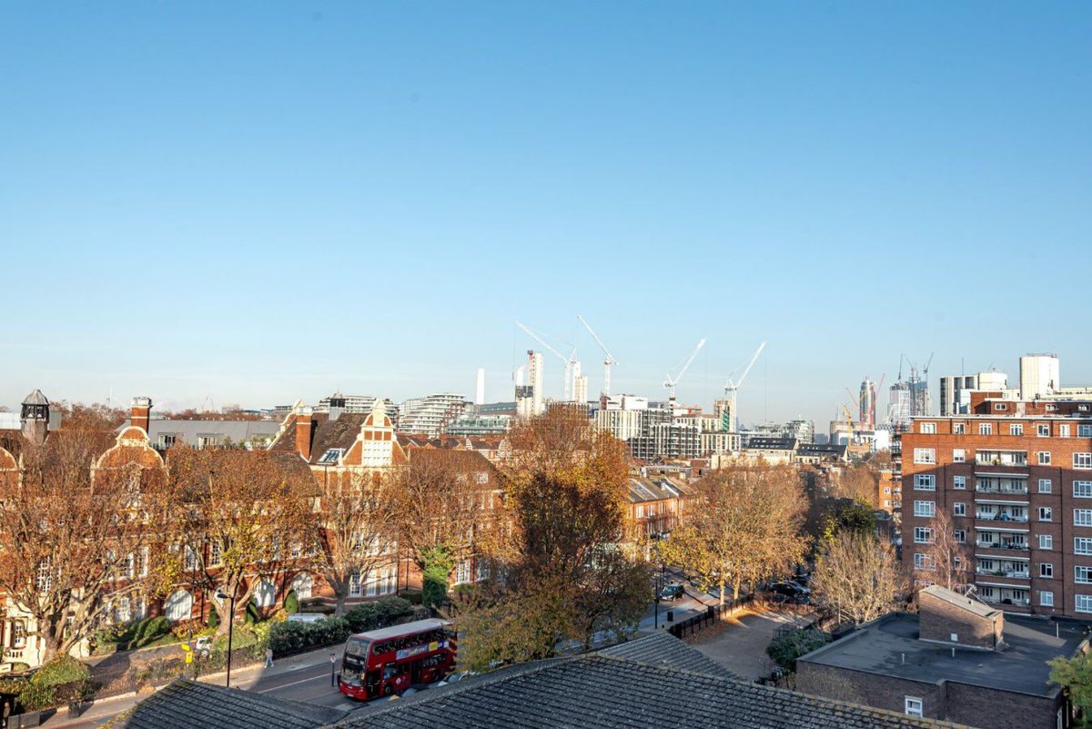 Lauristons's tweet photo. Charlotte Despard Avenue, London, SW11 | A two double bedrooms flat, located on the sixth floor in Charlot ... https://t.co/qZKle55V7s https://t.co/MQDfTWByba