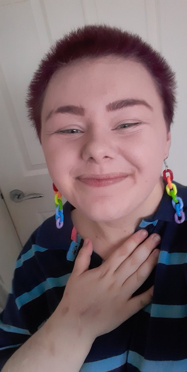 NathanielMaxx's tweet photo. Had a bad week but I've got through it safely and I'm so proud of myself! 
I feel really low today but I took this picture after having a shower, getting dressed and putting makeup on ready to meet my bestfriend! 🙂
#selfcare #recovery #strong #beatingdepression https://t.co/rU6Xmw6E1H
