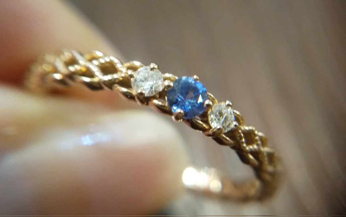 miii20126's tweet photo. BIZOUXさんで自分へのXmasプレゼントを購入しました🎄💍ベニトアイト×ダイヤモンドのPGリングです。
最初このデザインのパライバトルマリンが目当てで店舗へ行ったんだけど、たまたま店舗に一本だけあったこの子が「あ、これは私の指輪だ」としっくり来すぎてそのままお持ち帰りしました💙 https://t.co/E35sl53A8m