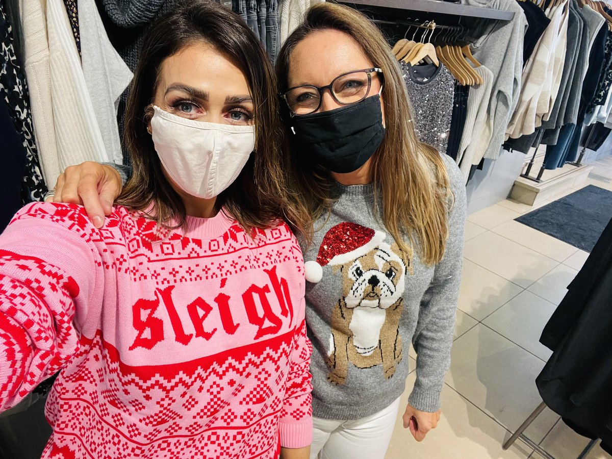 jemima_mannion's tweet photo. Christmas jumper day 🎅🏼 @WeAreMV_ @sarahdixon297 https://t.co/0fs1ovS3yD