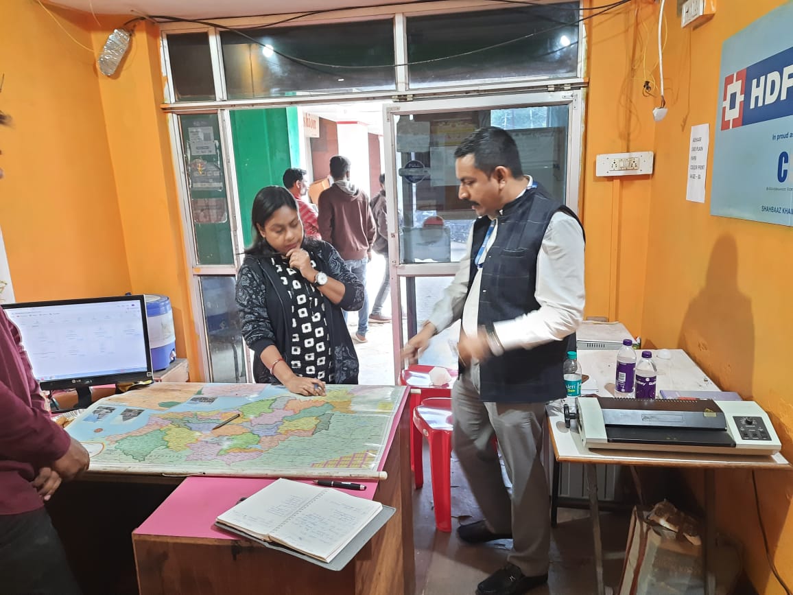 CSC SPV Odisha State Head Smt Swornaprabha Singh Mam and HDFC Officials discussed for making Kalahandi as a Digital District.

<a href="/CSCegov_/">CSCeGov</a> <a href="/dintya15/">dinesh tyagi Retd IAS</a> <a href="/ceo_csc/">CEO_CSC e-Governance</a> <a href="/SwornaprabhaSi1/">Swornaprabha Singh</a> @SmitaHDFCBank