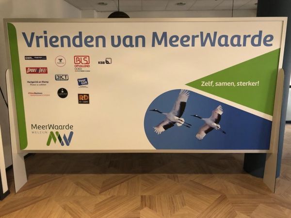 Kom bij de ‘Vrienden van <a href="/MeerWaardeInfo/">MeerWaarde WELZIJN</a>  
Hmore heeft zich ook weer aangemeld als vriend van MeerWaarde. <a href="/RenataFideliMW/">Renata Fideli</a> : 'Wil je met jouw organisatie ook een bijdrage leveren aan een verbonden Haarlemmermeer? Help mee en wordt Vriend’.