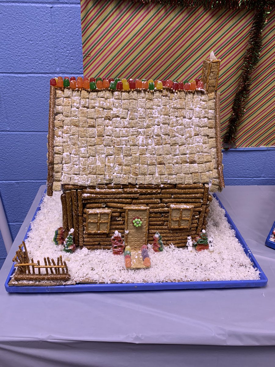 mrsfigmakes's tweet photo. Amazing gingerbread creations at Independence Middle School! Tempting not to nibble 🤗😍 #bakerspace https://t.co/zzgoYQaltA