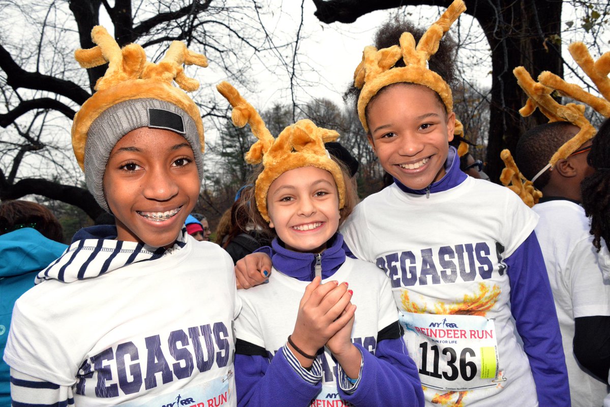 nyrr's tweet photo. No matter how you celebrate the holidays, your participation in the #NYRRFrosty5K will deliver the #GiftOfRunning to our Rising New York Road Runners this winter season.
Register now to run and your entry fees will support the next generation of runners: https://t.co/MrdQWzNufA https://t.co/SIOlGfwMWX