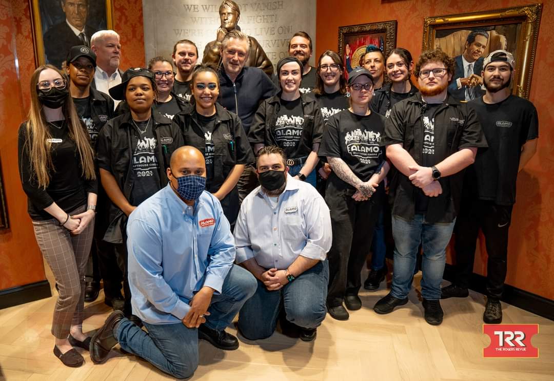TheRogersRevue's tweet photo. Bill Pullman poses with the staff of the newest @AlamoDC during its grand opening. Photo taken by @BishopCosplay #billpullman #IndependenceDay #presidentwhitmore #alamodrafthouse #alamodc https://t.co/jRKZyOPSt8