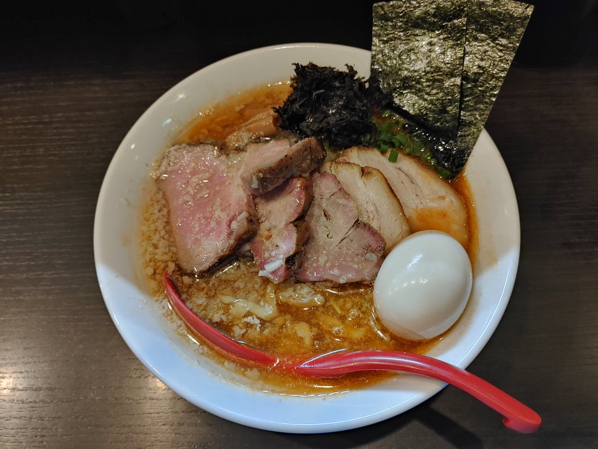 NekoSpiR's tweet photo. 麺活、贔屓のラーメン屋海老出汁背脂そば https://t.co/RyRngNKX0N
