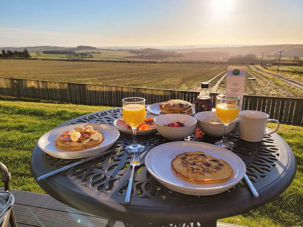 Claire Taylor (@cjtaylor92) on Twitter photo Find me a better brunch location with such stunning countryside views š Blueberry pancakes with maple syrup & delicious bacon from local butchers James Pirie & Sons, Newtyle š. Thanks <a href="/CasMillar/">Caroline Millar</a> and <a href="/SidlawFarmer/">Ross Millar</a> for organising the sun to shine all day too š <a href="/LuxuryHideaways/">Hideaway Experience</a> Find me a better brunch location with such stunning countryside views š Blueberry pancakes with maple syrup & delicious bacon from local butchers James Pirie & Sons, Newtyle š. Thanks <a href="/CasMillar/">Caroline Millar</a> and <a href="/SidlawFarmer/">Ross Millar</a> for organising the sun to shine all day too š <a href="/LuxuryHideaways/">Hideaway Experience</a>
