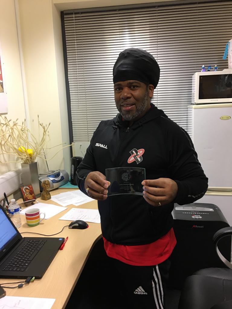 network_race's tweet image. Byron Francis receiving his award for the contribution of Unity Boxing Academy to the COVID-19 Prevention Project, keeping people fit and healthy and together! 👏 #WeAreREN #TeamBradford @UnityBoxing