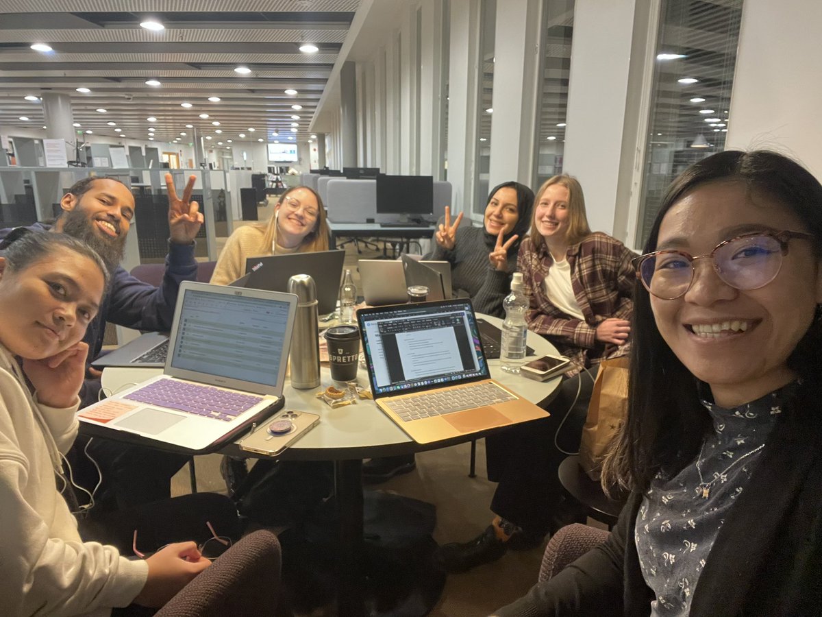 IrisMerka's tweet photo. No pressure! We are still smiling despite the amount of assignments we have on our to do list. Go! Eba first year go! 😂 #Ebastudent #studentlife @deanne_serato @MetropoliaBiz https://t.co/FvIjPuUCFU