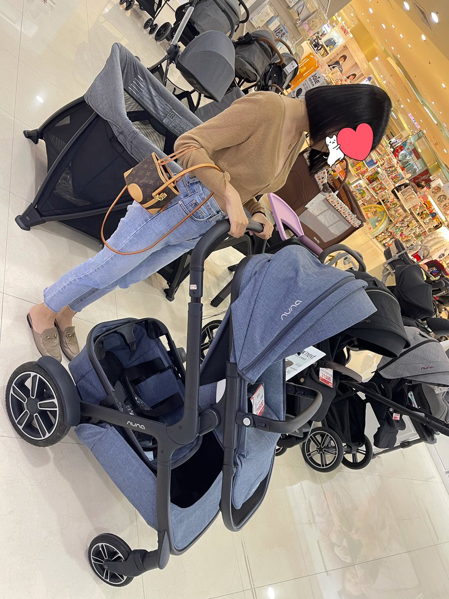 有媽媽可以分析一下嬰兒推車嗎？
不是爸爸的老漢推車唷XD！ https://t.co/XYLfBJ0t4q