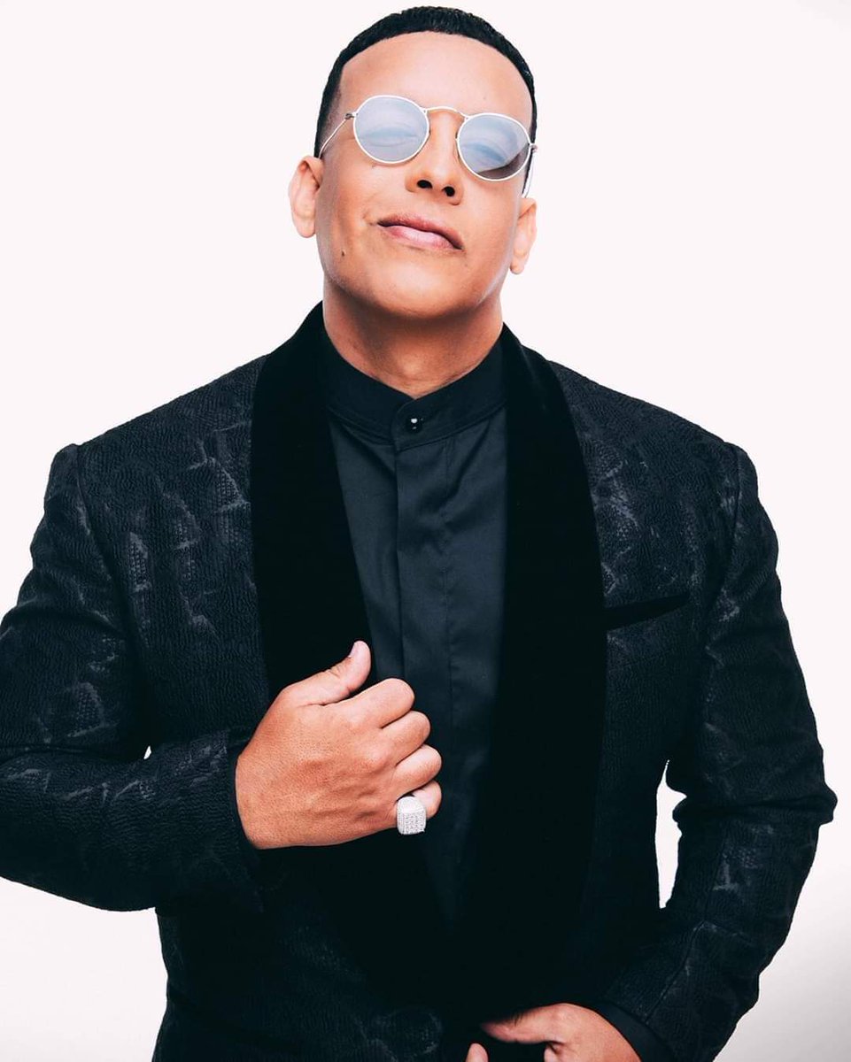 daddykashkash's tweet photo. EL REY 👑 del #Peurtorico 🇵🇷
@daddy_yankee 🐐

#daddyyankee
#kingdaddy #daddyyankeemundial #dy #dyarmy #ozuna #despacito #wisin #badbunny #jbalvin #yandel #wisinyyandel #donomar #maluma #reggaeton #trap #musica #myketowers #karolg #anuelaa #anitta #nickyjam #nattinatasha #beckyg https://t.co/Dys5mKSi8n