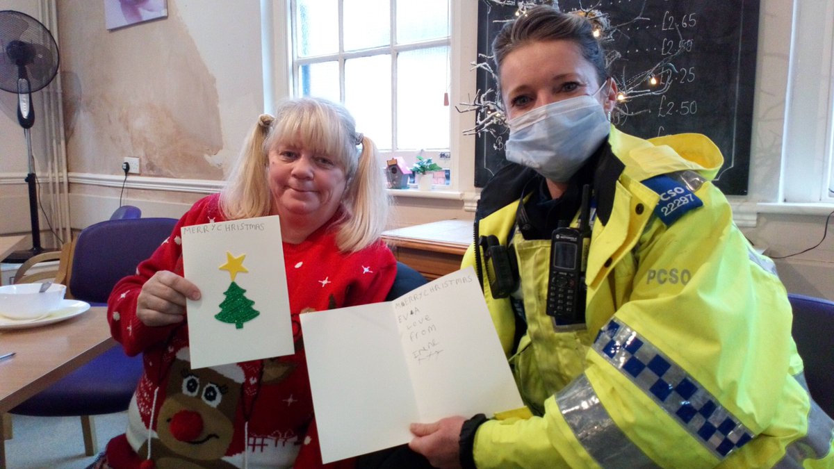 BtonPol's tweet photo. PCSO Williams has been supporting a colleague in Chester City centre today. I met up with a friend from Dial House. I would like to wish them all  a happy and safe Christmas 🤶 #communitypolicing #localpolicing #wecare https://t.co/U0RuuBha29