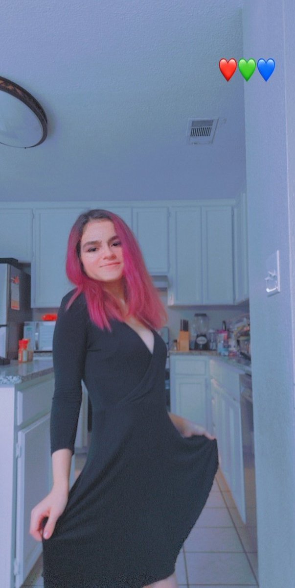 Melrosetk1's tweet image. 16 and me looking 12 lmao