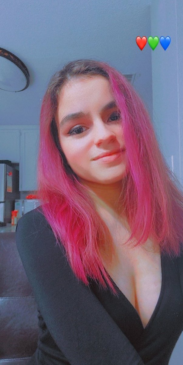 Melrosetk1's tweet image. 16 and me looking 12 lmao