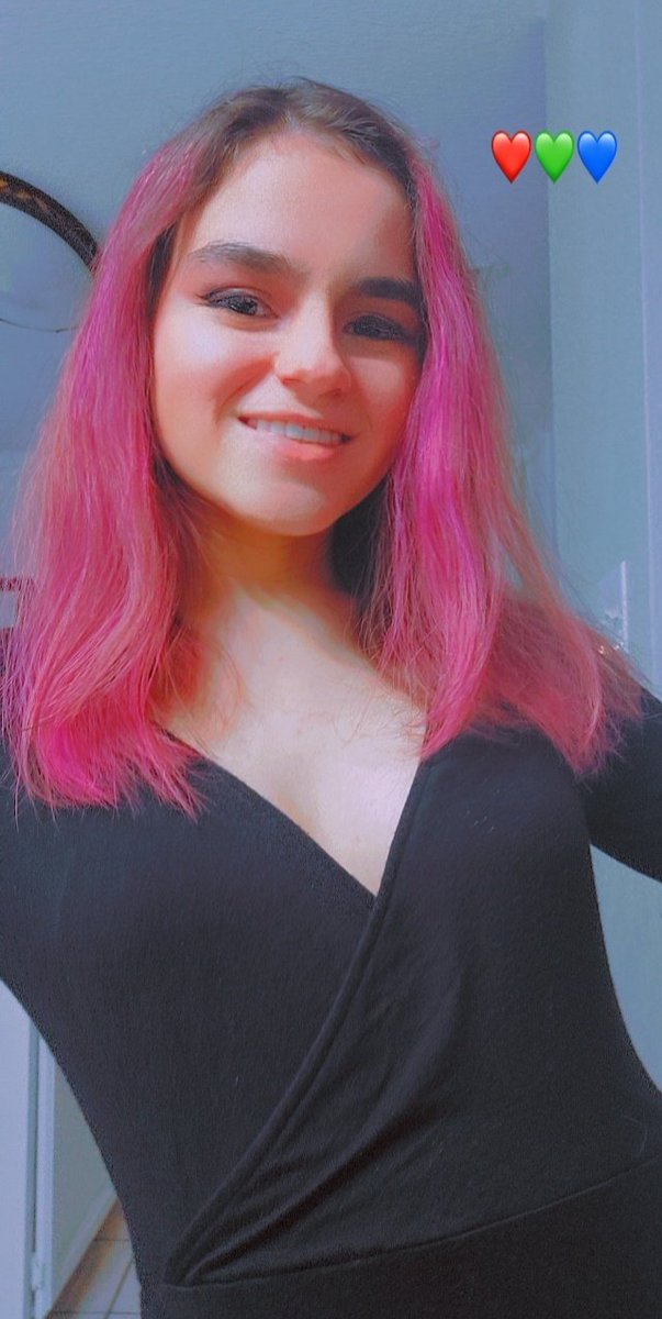 Melrosetk1's tweet image. 16 and me looking 12 lmao