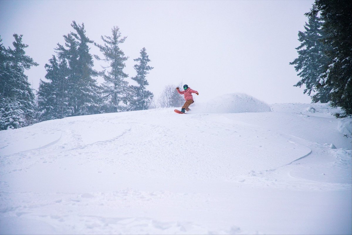 whitemts's tweet photo. Happy opening day to our friends over at Attitash Ski Resort ⛷️ #WhiteMountains #ThinkSnow #SkiNH #SkiTheWhites https://t.co/Jyr1cpTLWT