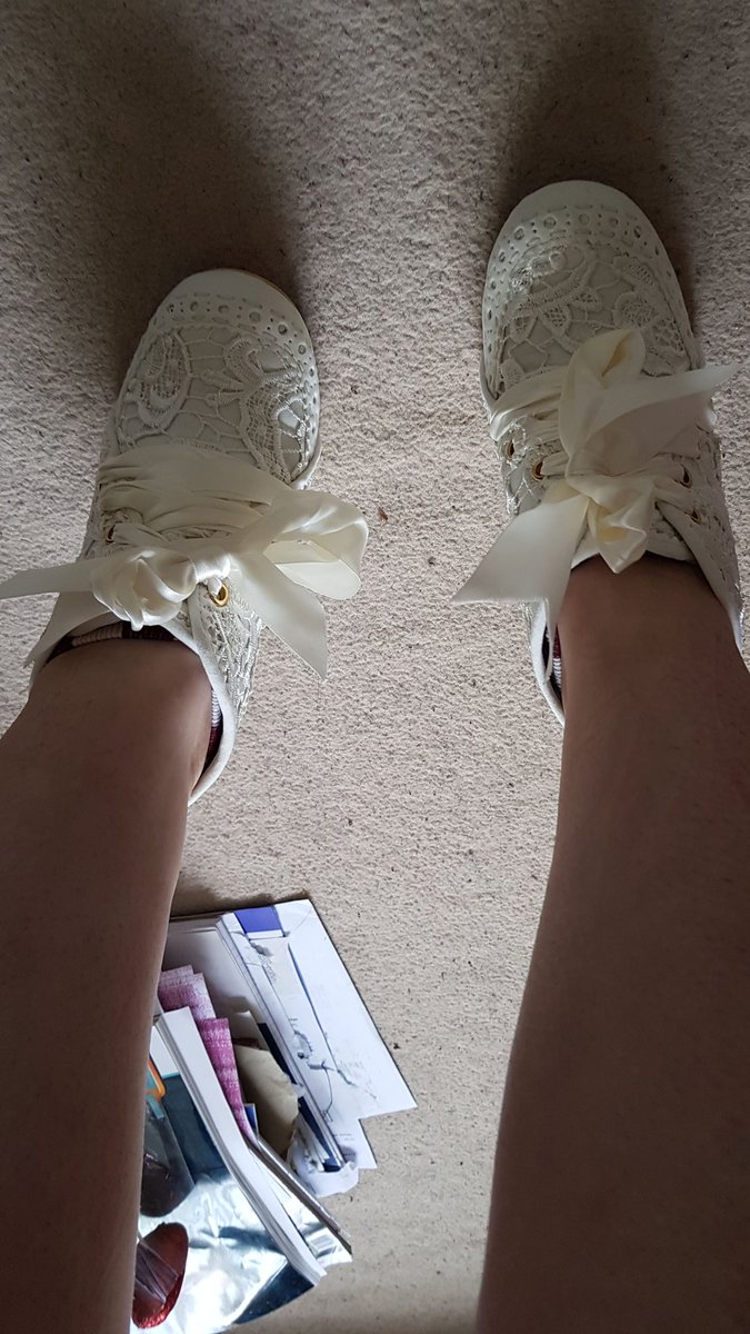 Snowflakefaerie's tweet photo. @IrregularChoice First time I have worn heels since my wedding im Feb last year and those were IC's too. Thank goodness for comfy heels while still looking this bomb! https://t.co/eWtutaBhHI