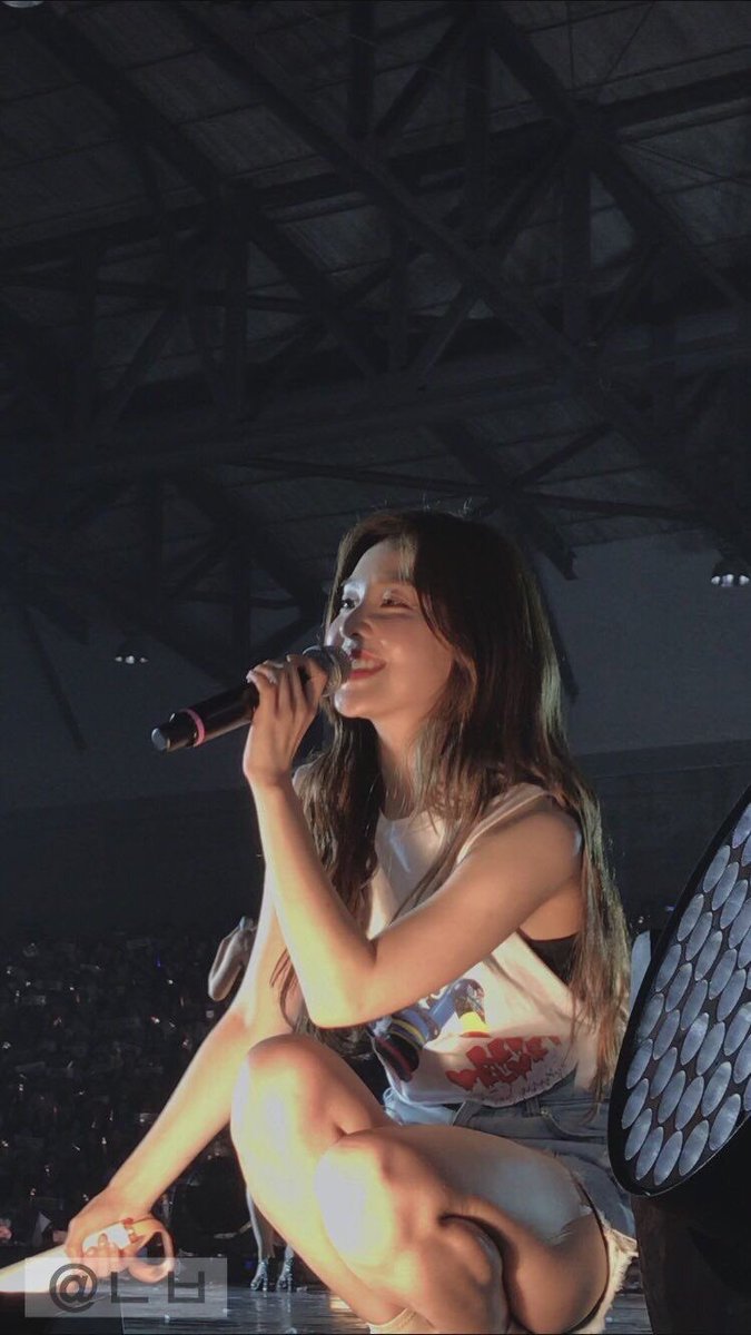 christi27120's tweet photo. Dù có chuyện gì xãy ra, chị vẫn là Joohyun của Luvies. Mong Bae bắp cải mau chóng vượt qua trở về bên bọn em nhé 💝 #8YearsWithIRENE #IRENE @RVsmtown https://t.co/oWQIqW7f23