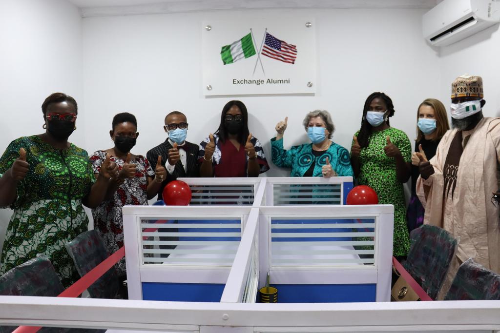 USGEAA_Oyo's tweet photo. As we countdown to our official opening, we are honoured to have received Ambassador Mary Beth Leonard to formally commission our secretariat space. 

We would be supporting our community of alumni from here when officially open in 2022. Thanks to @USinNigeria @exchangealumni https://t.co/jDJQYZbHat
