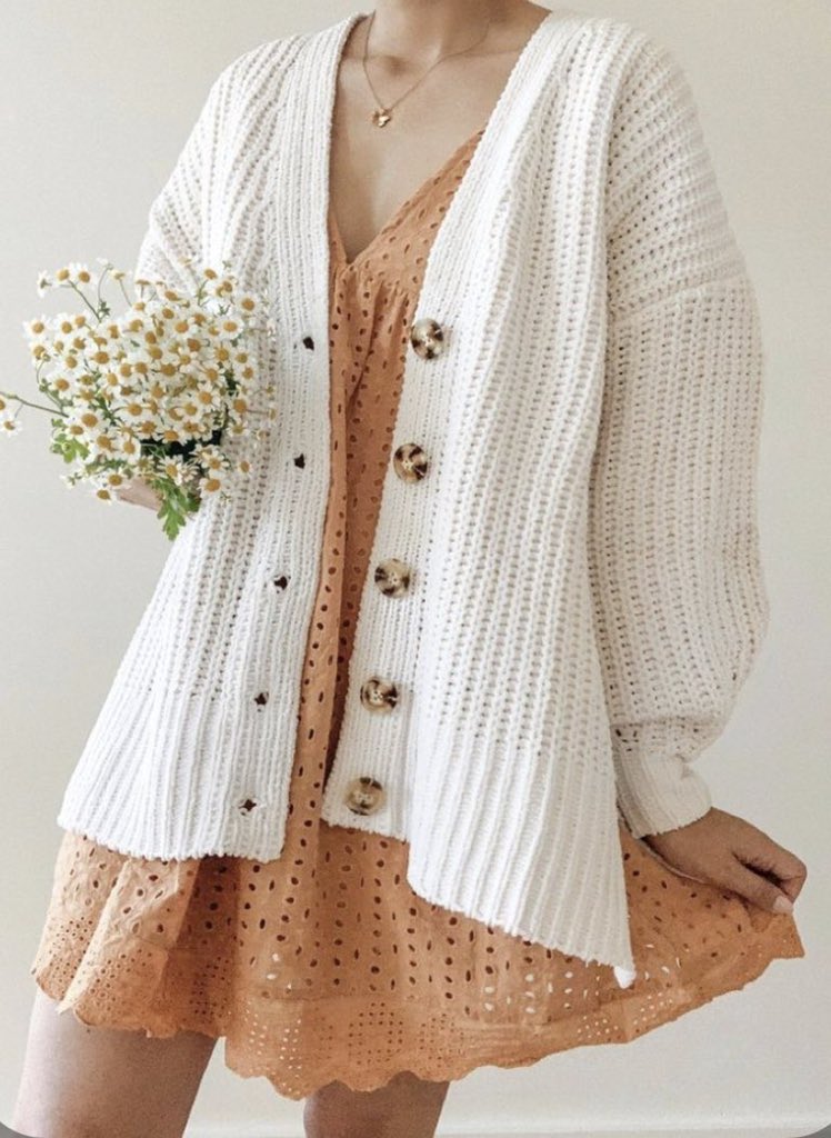 reviewhaul's tweet photo. Rekomendasi outer &amp; sweater di shopee 

✨ rating 4.8 ++ &amp; best price ✨

a thread ✨ https://t.co/bhFANcCaVx