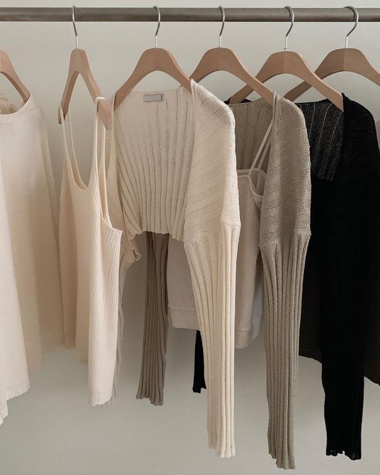 reviewhaul's tweet photo. Rekomendasi outer &amp; sweater di shopee 

✨ rating 4.8 ++ &amp; best price ✨

a thread ✨ https://t.co/bhFANcCaVx