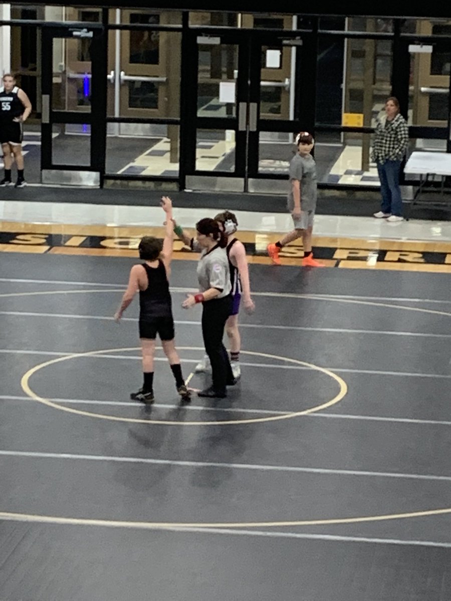 brock_nessa's tweet image. Last night the ESMS Grapplers were in action and they defended the home turf. We wrestled Kearney, Richmond, Savannah and Lawson. It was an awesome turn out. Thanks to everyone who attended and watched the kids compete. #ESMSBestyearever