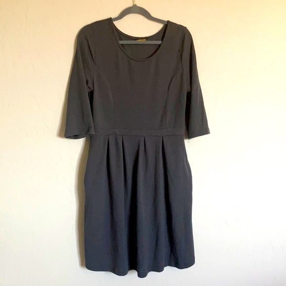 Jane22749's tweet image. So good I had to share! Check out all the items I'm loving on @Poshmarkapp from @norahloveboutiq #poshmark #fashion #style #shopmycloset #marcfisher #vintage: posh.mk/Qoq5f70mSlb