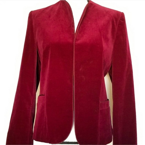 Jane22749's tweet image. So good I had to share! Check out all the items I'm loving on @Poshmarkapp from @norahloveboutiq #poshmark #fashion #style #shopmycloset #marcfisher #vintage: posh.mk/Qoq5f70mSlb