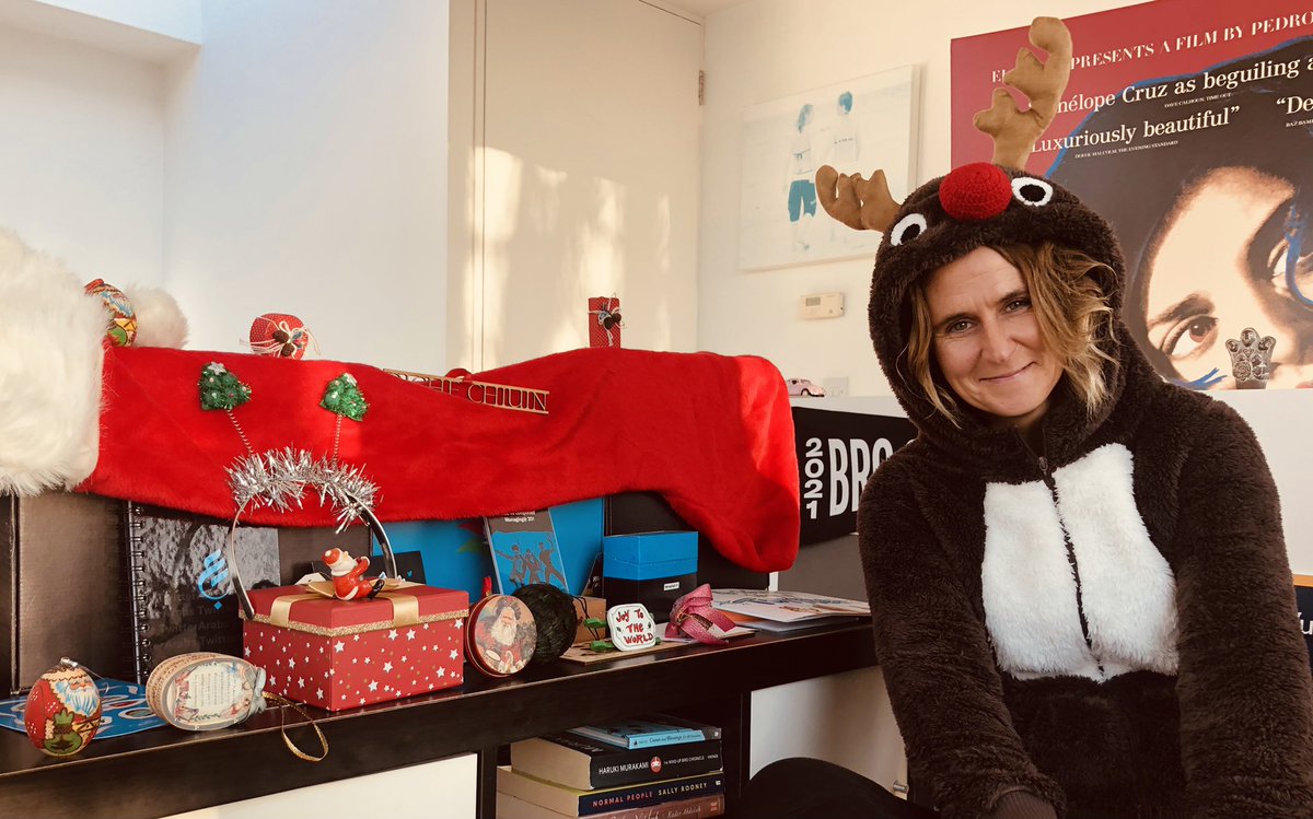 Olivia_McEvoy's tweet photo. Nothing to see here. Just getting into #SleighYourSweater & #DeckYourDesk in advance of @TwitterDublin TeaTime Thanks for the box of gorgeousness. π https://t.co/pLXqXnHDDF