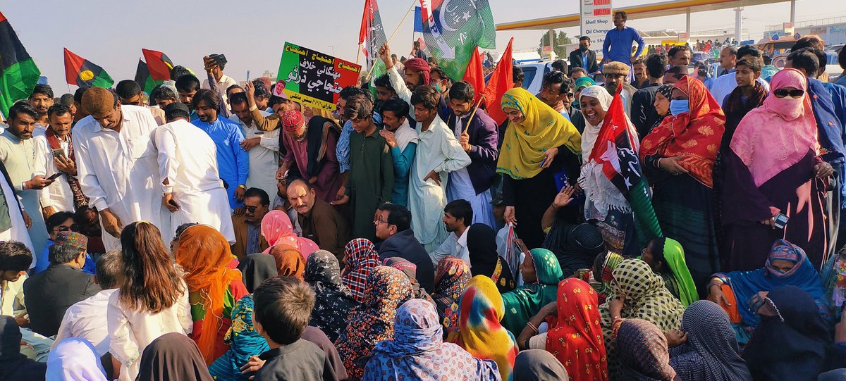 DadaHalepoto's tweet photo. Attended Protest Dharna by #PPP Taluka #Matli against #FederalGovt on Increase in Oil prices &amp; devastating inflation.People across Pakistan are protesting against Niazi govt.
#MehngaPetrolMehngaPakistan https://t.co/YEOreyRv35