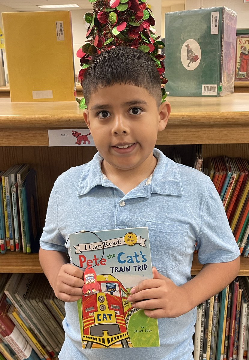 laurenbpish's tweet photo. On the 7th Day of Christmas 🎄 my Librarian 📚 gave to me 🎁…Congratulations Emery and Logan! Emery is a helpful friend & Logan is always kind and respectful! @WeinertES @SeguinISD @MatsRead #12DaysofReading #SeguinReads #1Heart1Seguin https://t.co/lyhBd9nkEI
