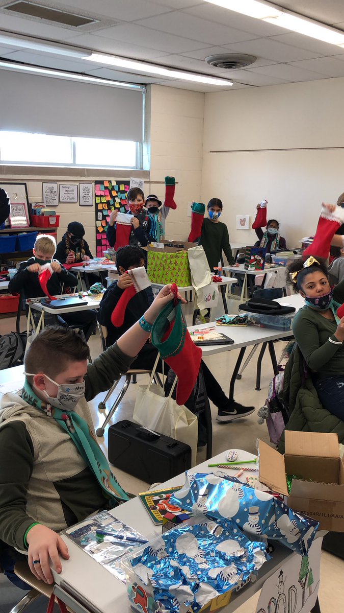 nancyk32's tweet photo. Happy holidays #cridgepride https://t.co/M2a66mCgRQ