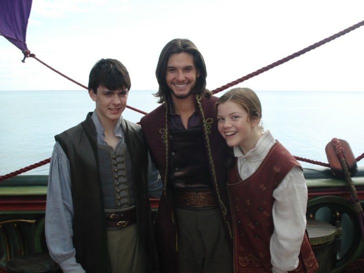 theburnbookpod's tweet photo. #TheBurnBookInforma🗓️
10 de diciembre, 2010: Se estrena en los cines de Irlanda la tercera entrega de la saga de películas las crónicas de Narnia: La travesía del viajero del alba. https://t.co/TisZbyEFLM