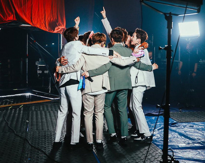 Still_WannaOne's tweet photo. 이게 영화가 아니면 뭘까 https://t.co/0CWd0HOkIi
