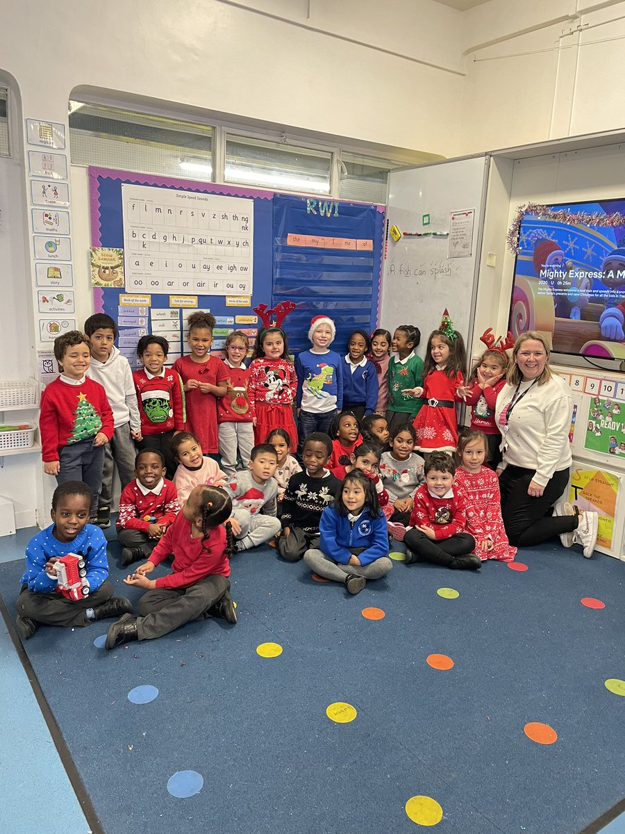 Reception have thoroughly enjoyed #ChristmasJumperDay today. We even made mini Santa Christmas decorations to take home! <a href="/woodberrydownN4/">Woodberry Down</a> <a href="/NewWaveFed/">New Wave Federation</a>