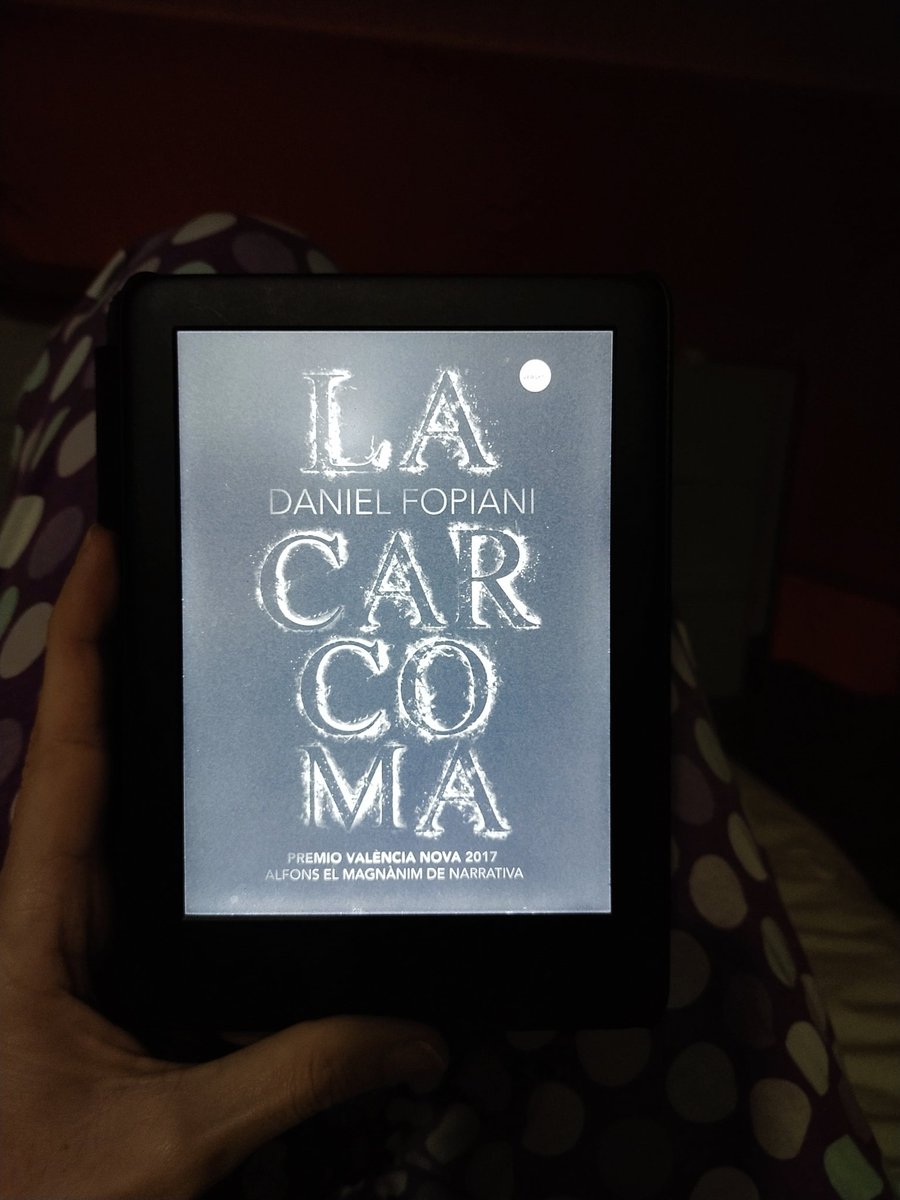 fufuperez's tweet photo. RelaxMoment... ta 📚 🤫
#LaCarcoma
@DanielFopiani  es bueno!! https://t.co/YVg2yL0fpt