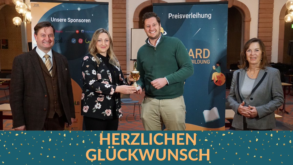 Trier ist unsere letzte Station. Hier ging die Individualpreis-Trophäe in der Kategorie Sekundarschule an Sarah-Maria Saar. Congratulations!!🎊🎉🥳
#Awards #award2021 #gewinn #Gewinnerin #Lehrerin #Trier #Individualpreis #Sekundarschule