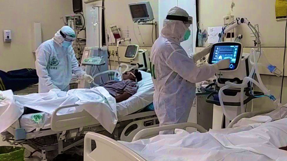 AbdulHameedMug2's tweet photo. Sindh Government will never disappoint us,
954 doctors r waiting for better way out from respected chairman @BBhuttoZardari &amp; worthy Health minister Adi @AzraPechuho 
PPP never left anyone hopeless.
We are ready to serve but please 
👇🏻
#RegularizeCovidDoctorsSindh 
@SaeedGhani1 https://t.co/woVQ0ch3YP