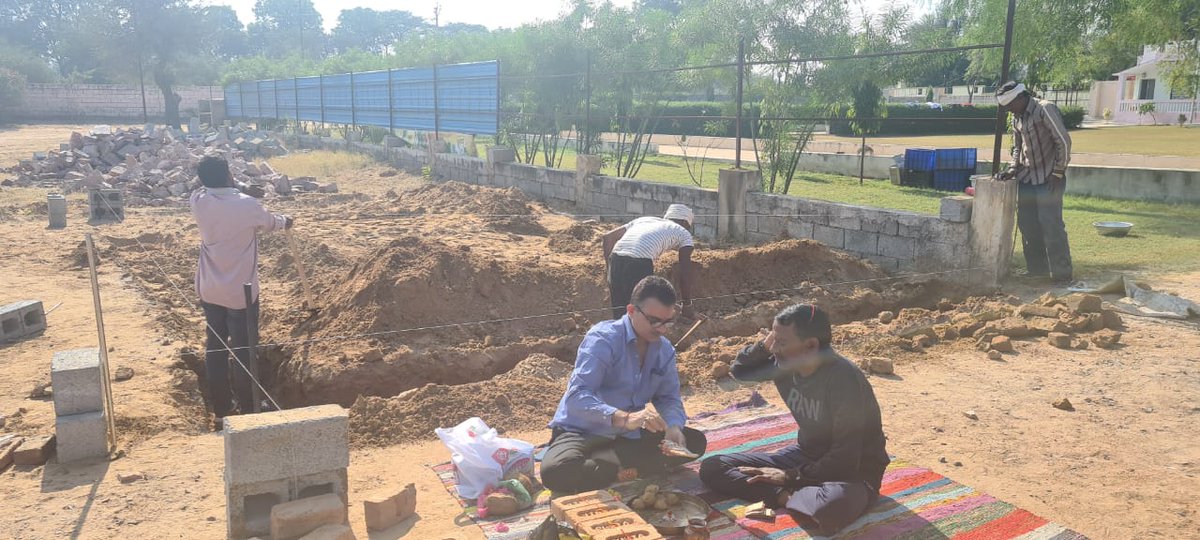 LalitPanwarBJP's tweet photo. बालाजी महाराज की असीम अनुकम्पा से आज आपके संस्कार गार्डन में आपकी सुविधाओं के विस्तार के लिए एक अतिरिक्त भवन के निर्माण की नींव का मुहूर्त किया गया।। https://t.co/tGNpC5n0h7